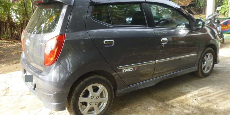 Agya dari samping