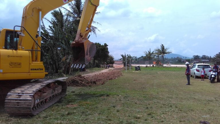Pinggiran Lapangan Mulai digusur Tol, Masyarakat Jatisari Bersatu Memperjuangkan Ganti Rugi